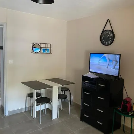 Studio 21 M2 아파트